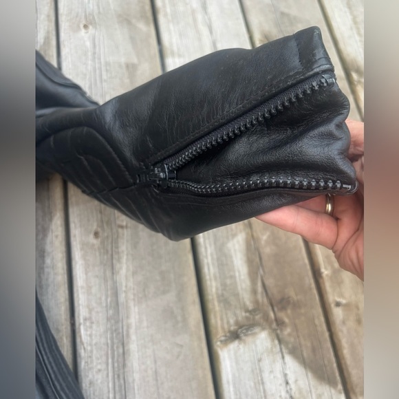 Vintage 90's Women's Black Leather Motorcycle Jacket Size Small - Picture 4 of 13